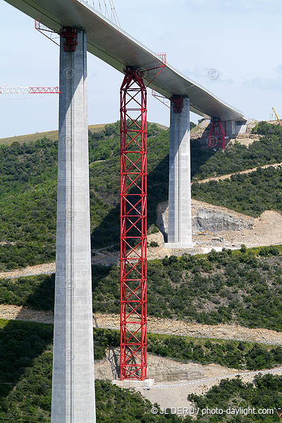 Viaduc de Millau, 2004-05